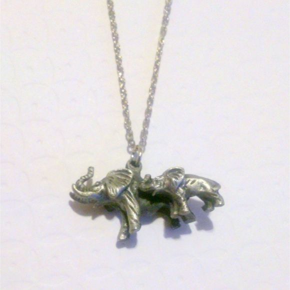 Silver Tone Mother and Baby Elephant Pendant Necklace * - Picture 3 of 4